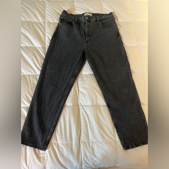 Abercrombie & Fitch The Mom High Rise Jean - Picture 8 of 16